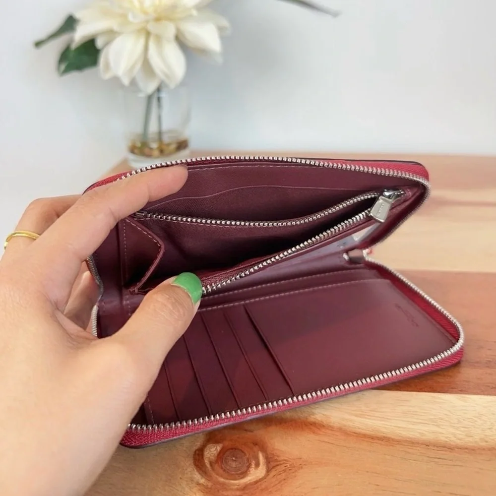 NWT Coach Medium Id Zip Wallet In Signature Canvas  With Wild Strawberry. - Picture 6 of 6